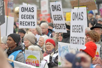 Mehr als 1500 Menschen bei Demonstration in Leer - Bild 24