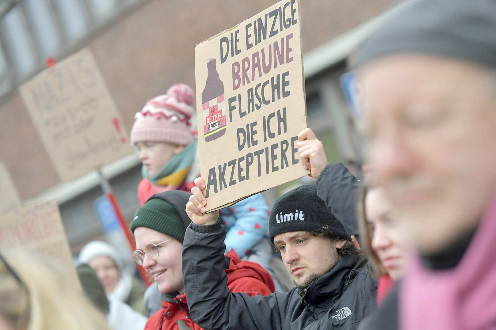 Mehr als 1500 Menschen bei Demonstration in Leer - Bild 26