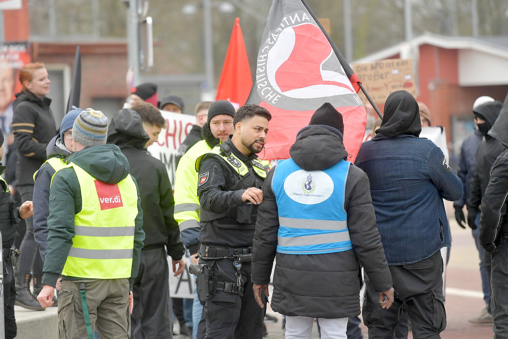 Mehr als 1500 Menschen bei Demonstration in Leer - Bild 28