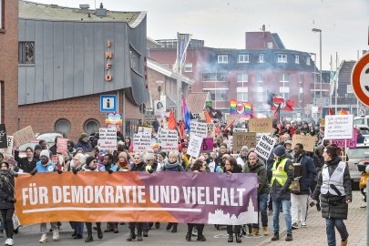 Mehr als 1500 Menschen bei Demonstration in Leer - Bild 35