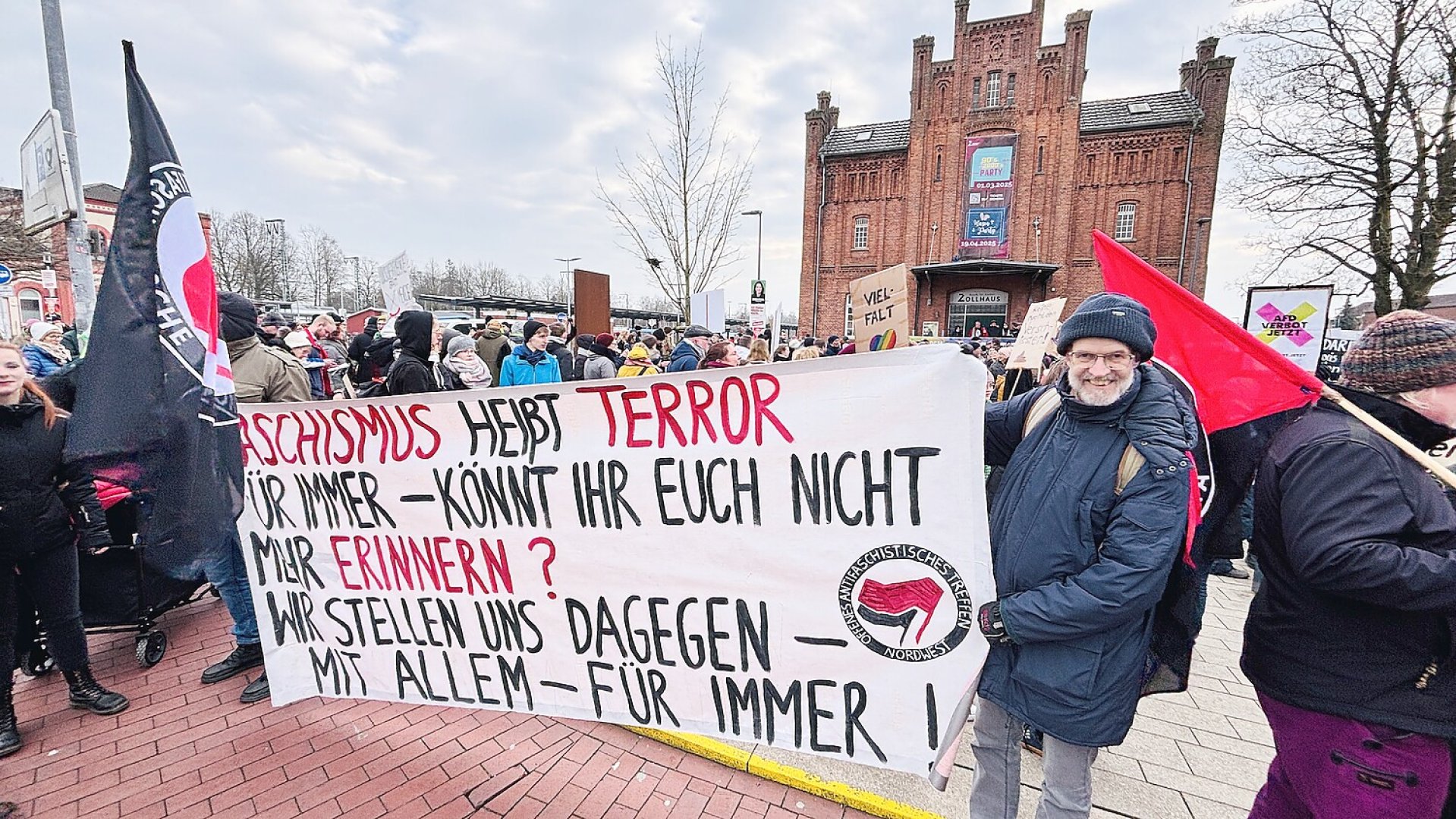 Mehr als 1500 Menschen bei Demonstration in Leer - Bild 39