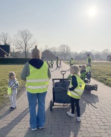 Viele Helfer sammelten Müll - Bild 3