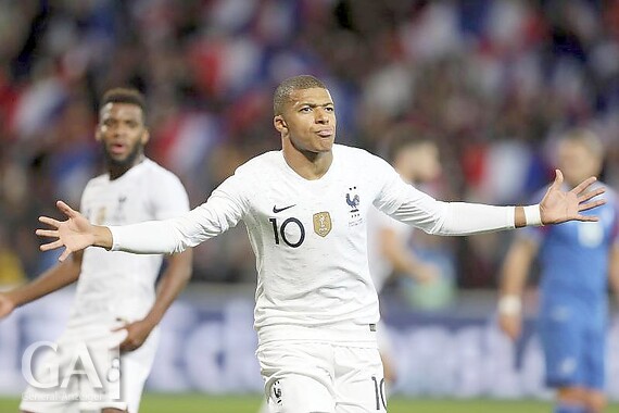 „Tornado" Mbappé rettet Weltmeister Frankreich - General ...