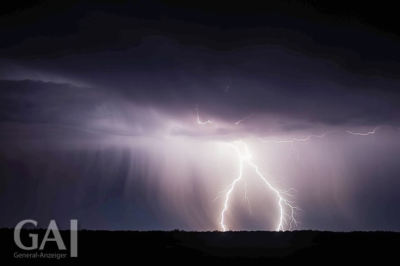 Ostfriesland: Starke Gewitter und Tornados möglich ...