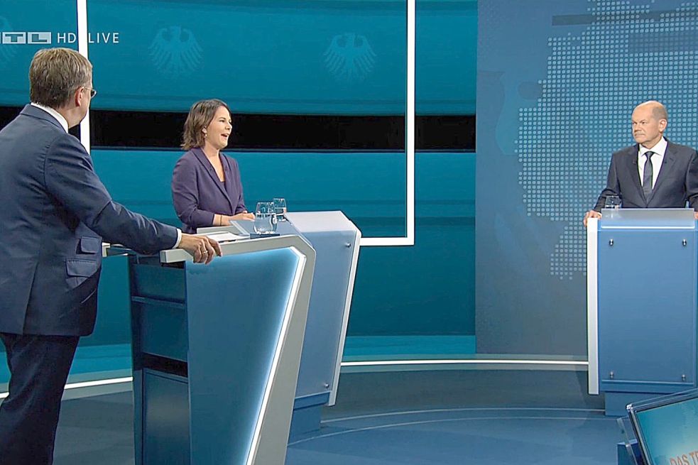 Die Kanzlerkandidaten (von links) Armin Laschet (CDU), Annalena Baerbock (Bündnis 90/Die Grünen) und Olaf Scholz (SPD) beim „Triell“ im Fernseh-Studio in Berlin-Adlershof. Foto: rtl/dpa