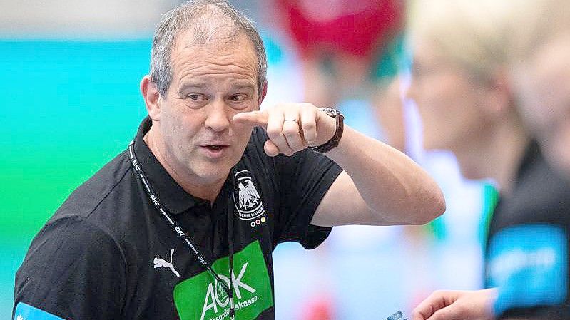 Henk Groener, Bundestrainer der deutschen Handball-Nationalspielerinnen. Foto: Guido Kirchner/dpa