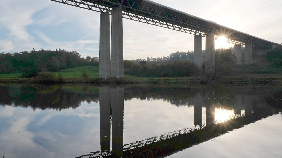 Viele Brücken befinden sich in einem maroden Zustand - auch in Niedersachsen. Foto: Uwe Zucchi/dpa