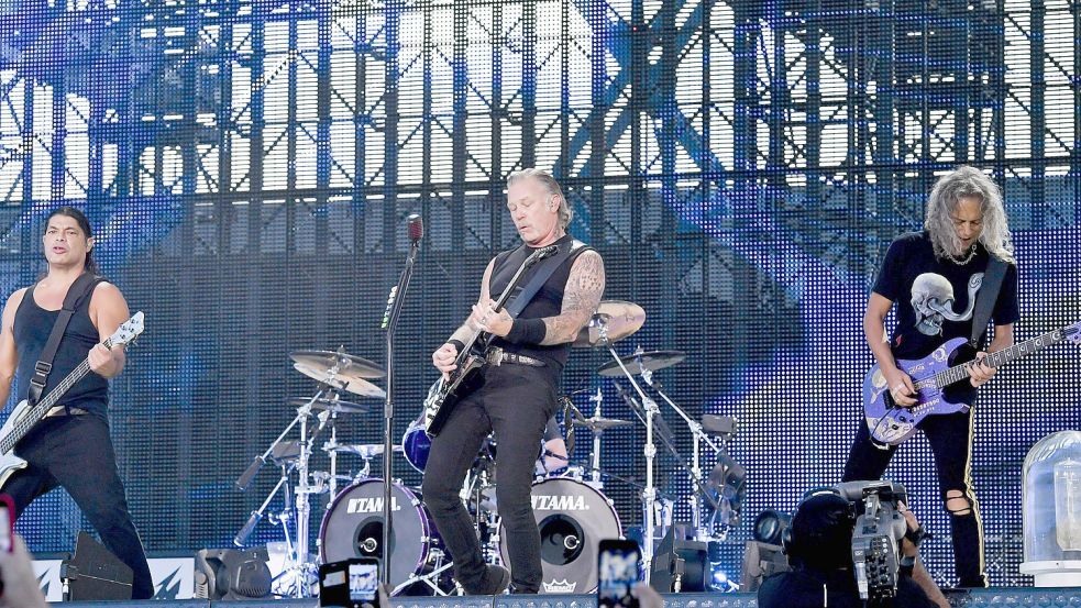 Nachhilfe bei einer der erfolgreichsten Rockbands der Welt: Metallica gibt nun in Online-Tutorials Tipps, wie man zum besseren Musiker wird und die eigene Band voranbringt. Foto: imago images/CTK Photo