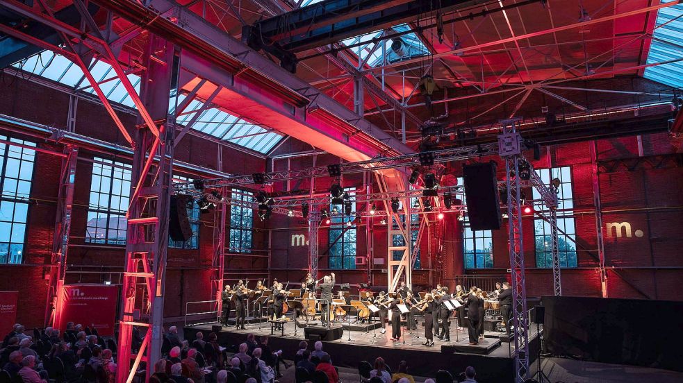 „Sommernacht zwischen Licht und Schatten“ lautete das Motto eines Konzerts mit dem ensemble reflektor, mit dem die letzten Niedersächsischen Musiktage eröffnet wurden. Foto: Helge Krückeberg