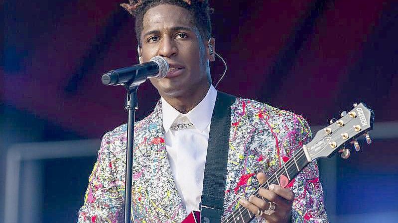 Jon Batiste ist der große Grammy-Favorit. Foto: Stefan Jeremiah/AP/dpa