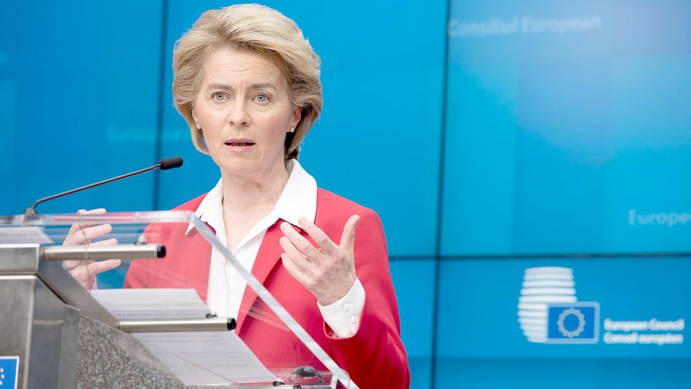 Ursula von der Leyen reist als EU-Kommissionschefin tausende Kilometer im Jahr. Nicht immer wählt sie ein umweltschonendes Reisemittel. Foto: imago images/Xinhua/Zheng Huansong