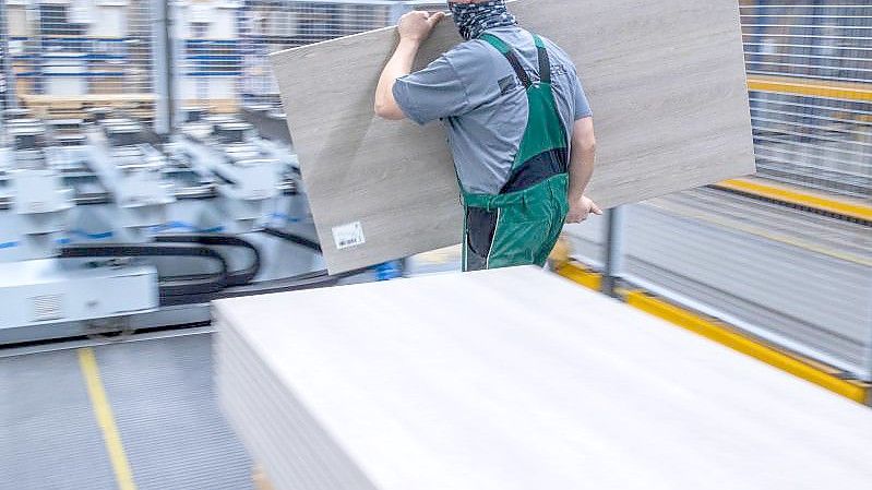 Die Geschäftserwartungen der Mittelständler sind einer Umfrage zufolge in diesem Herbst hinter den langjährigen Durchschnittswert gefallen. Foto: Jens Büttner/dpa-Zentralbild/dpa/Symbolbild