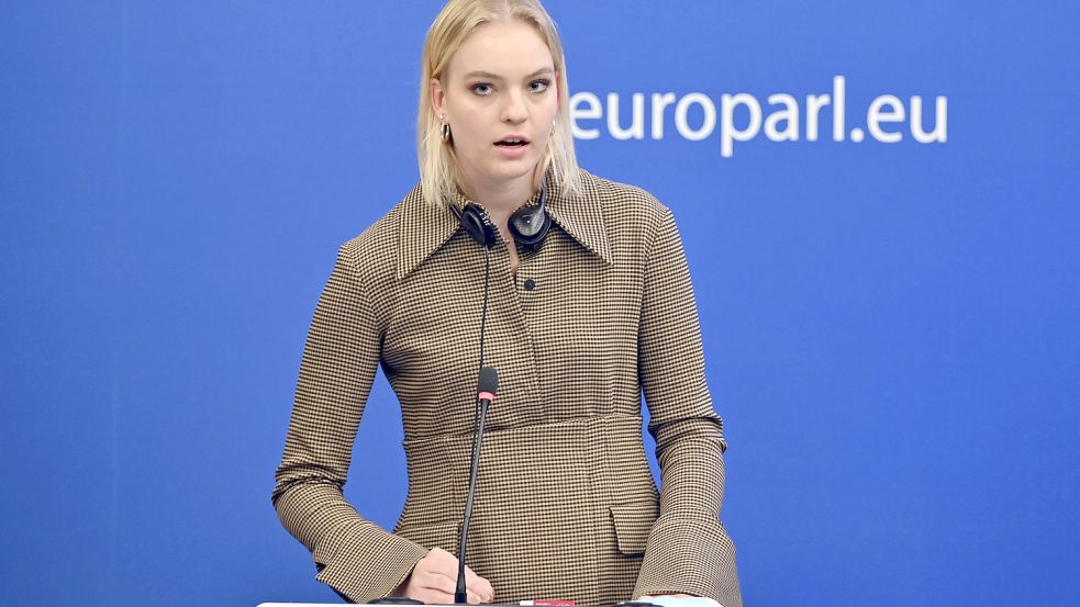 Darja Nawalnaja hat im EU-Parlament stellvertretend für ihren inhaftierten Vater Alexej Nawalny den renommierten Sacharow-Preis entgegen genommen. Foto: imago images/Future Image