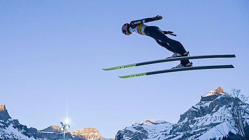 Geiger zeigt sich rund anderthalb Wochen vor dem Start der Vierschanzentournee in glänzender Verfassung. Foto: Gian Ehrenzeller/KEYSTONE/dpa