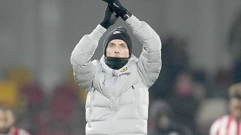 Thomas Tuchel, Trainer des FC Chelsea, winkt den Fans nach dem Spiel. Foto: Kirsty Wigglesworth/AP/dpa