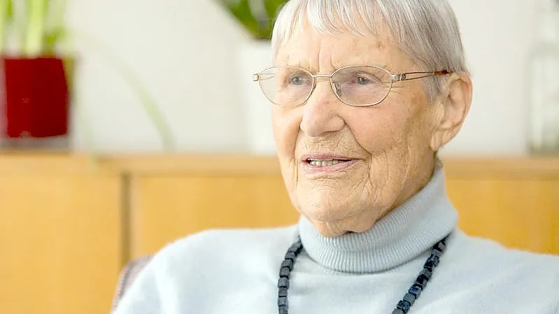 Inge Jens ist tot. Die Literaturwissenschaftlerin und Schriftstellerin ist im Alter von 94 Jahren gestorben. Foto: picture alliance / Silas Stein/dpa