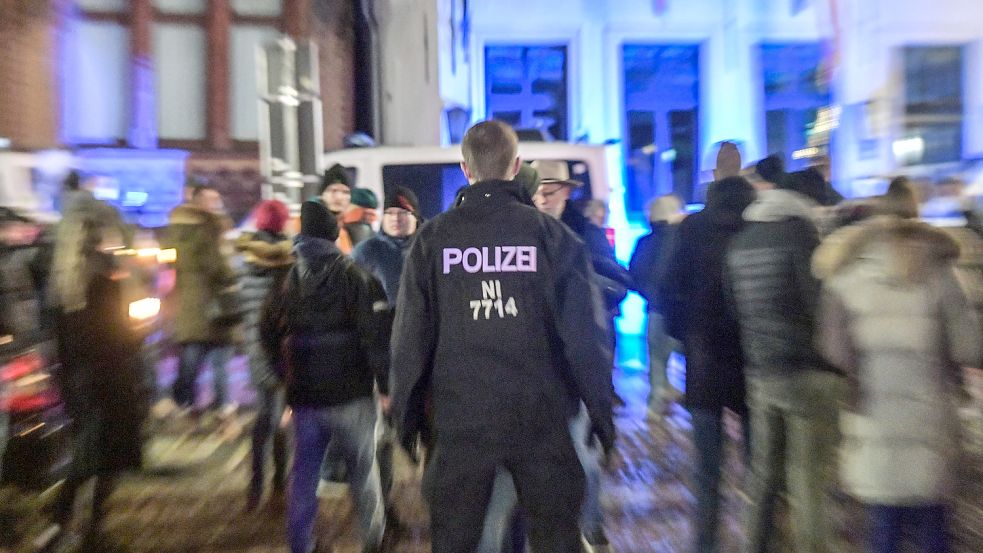 Vergangene Woche hatte die Polizei den sogenannten Spaziergang zunächst gestoppt. Archivfoto: Ortgies