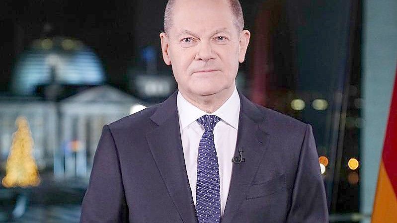 „Wir müssen schneller sein als das Virus“, sagt Olaf Scholz bei seiner ersten Neujahrsansprache als Kanzler. Foto: Kay Nietfeld/dpa-POOL/dpa