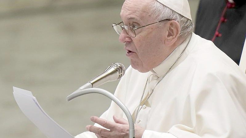 Papst Franziskus während einer wöchentlichen Generalaudienz im Dezember 2021. Foto: Andrew Medichini/AP/dpa