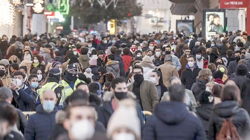 Trotz der vielen negativen Ereignisse blicken viele der Befragten blickten positiv auf das abgelaufene Jahr zurück. Foto: Indira/DAX/ZUMA Wire/dpa