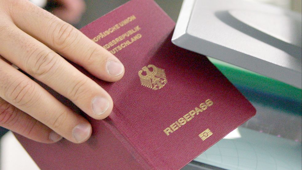 Mit dem deutschen Reisepass kommt man weltweit fast problemlos in die meisten Länder. Foto: dpa/Marius Becker