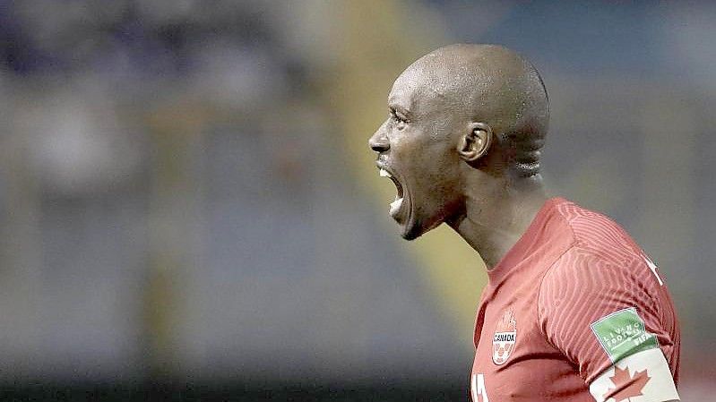 Der Kanadier Atiba Hutchinson feiert den Führungstreffer seiner Mannschaft gegen El Salvador. Foto: Moises Castillo/AP/dpa