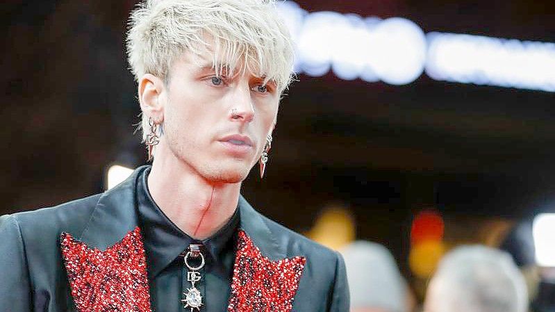 Colson Baker spielt in „Taurus“ einen selbstzerstörerischen Rapper. Foto: Gerald Matzka/dpa