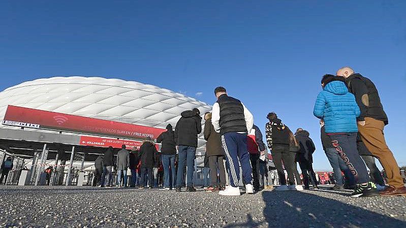 Laut einem Vorschlag sollen demnächst weitere Zuschauer in Stadien und Hallen zugelassen werden. Foto: Sven Hoppe/dpa