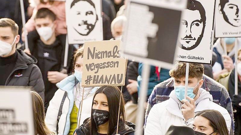 Der Jahrestag des Anschlags von Hanau jährt sich am Samstag zum zweiten Mal. Foto: Andreas Arnold/dpa/Archiv