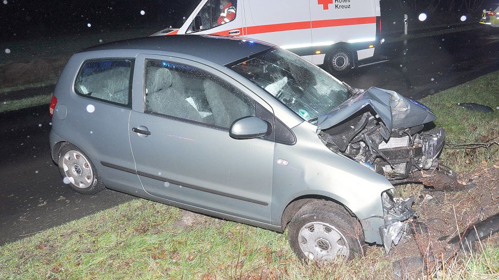 Das Unfallfahrzeug war stark beschädigt. Foto: Wolters