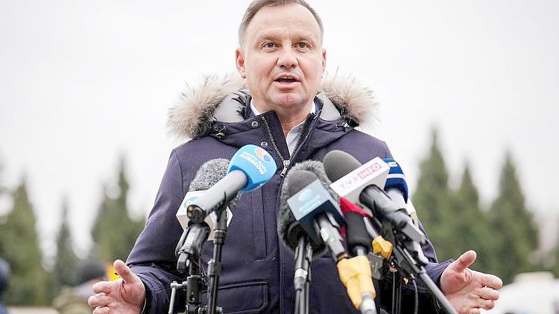 Die polnische Regierung - hier im Bild Präsident Andrzej Duda - widerspricht Gerüchten über Kampfjetlieferungen in die Ukraine. Foto: Kay Nietfeld/dpa