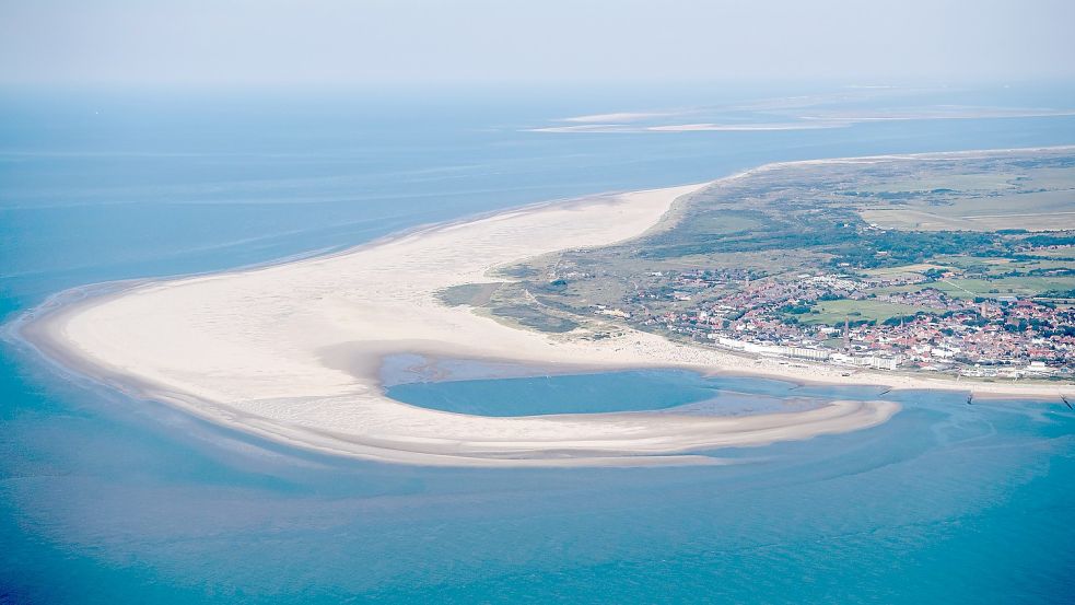 Kehrtwende: Niedersachsen spricht sich angesichts des Ukraine-Krieges nun doch für Erdgasförderungen vor Borkum (Foto) aus. Foto: Sina Schuldt/dpa