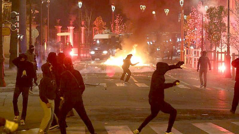 Auf der französischen Mittelmeerinsel Korsika kommt es seit rund einer Woche zu Demonstrationen und Ausschreitungen. Foto: Pascal Pochard-Casabianca/AFP/dpa/Archiv