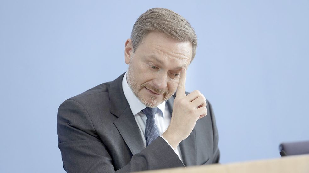 Präsentiert den Haushalt 2022 unter Vorbehalten: Die Folgen des Ukraine-Kriegs sind noch nicht eingepreist, so Bundesfinanzminister Christian Lindner (FDP). Foto: IMAGO/Reiner Zensen