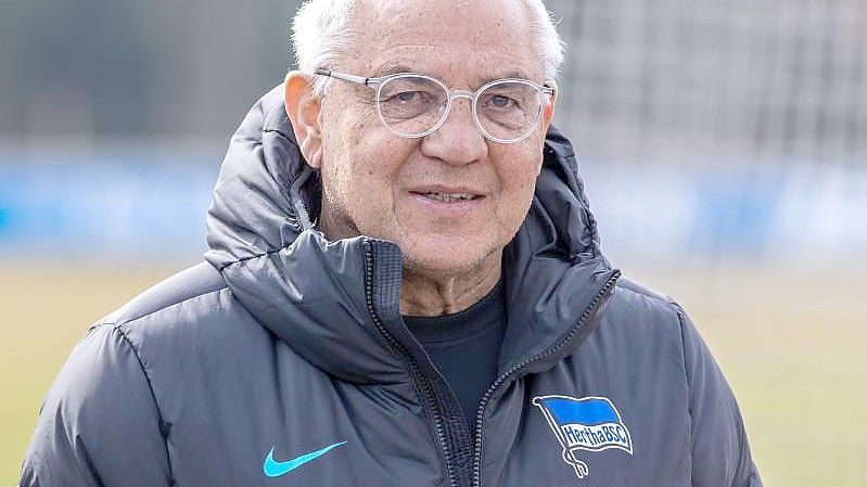 Wurde positiv auf das Coronavirus getestet: Trainer Felix Magath von Hertha BSC. Foto: Andreas Gora/dpa