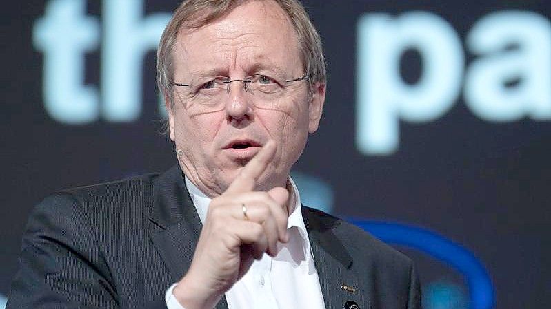 Jan Wörner, damaliger Generaldirektor der ESA, bei einer Konferenz in Berlin. Foto: Soeren Stache/dpa