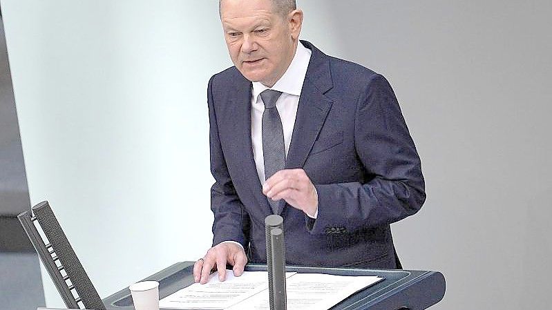 Bundeskanzler Olaf Scholz spricht in der Generaldebatte im Bundestag. Foto: Michael Kappeler/dpa