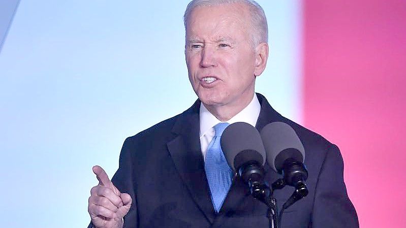 US-Präsident Joe Biden hält eine Rede über den russischen Einmarsch in der Ukraine im Warschauer Königsschloss. Foto: Radek Pietruszka/PAP/dpa