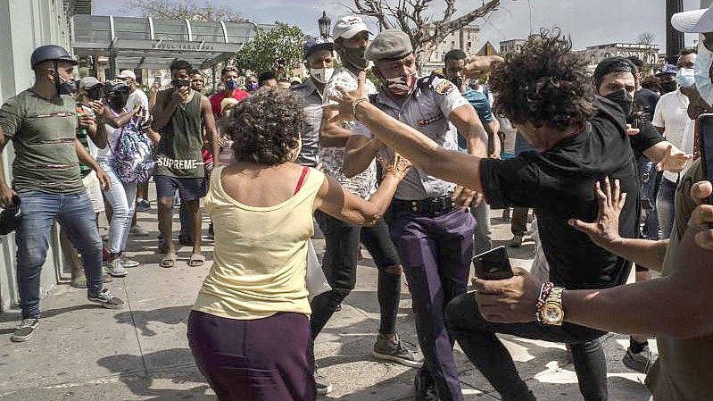 Nach den Protesten vom 11. Juli wurden viele Kubaner inhaftiert - die EU fordert ihre Freilassung. Foto: Ramon Espinosa/AP/dpa