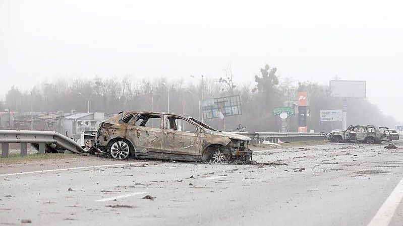 Fast 300 Zivilisten wurden entlang der Straße in Butscha, einer Pendlerstadt außerhalb der Hauptstadt, von russischen Truppen getötet. Foto: Mykhaylo Palinchak/SOPA Images via ZUMA Press Wire/dpa