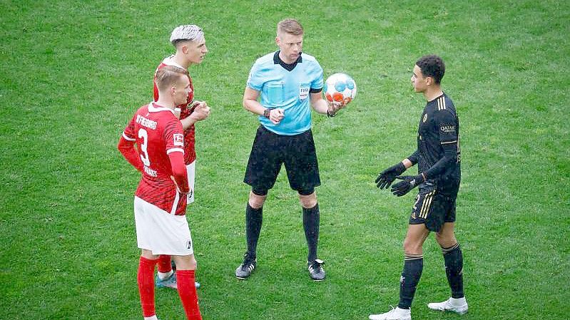 Der SC Freiburg hat Einspruch gegen die Wertung des Spiels gegen die Bayern eingelegt. Foto: Philipp von Ditfurth/dpa