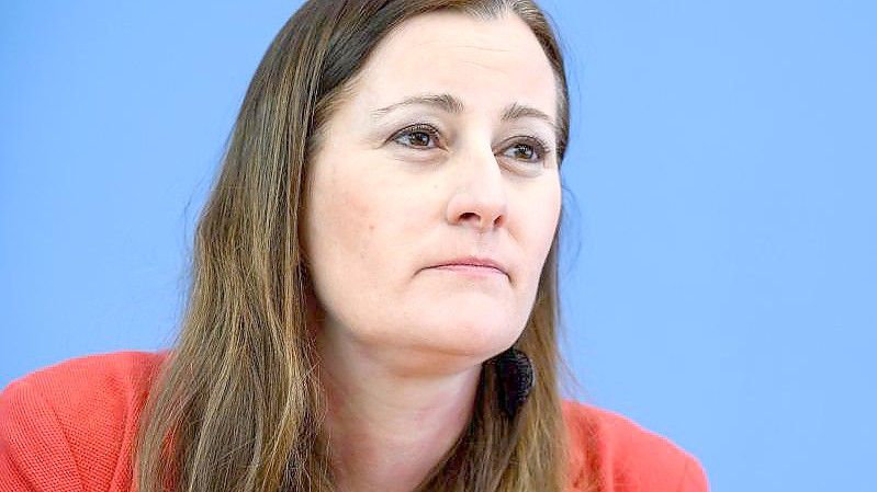 Janine Wissler führt die Linke nach dem Rücktritt von Susanne Hennig-Wellsow auf Bitten des Bundesvorstandes vorerst allein weiter. Foto: Bernd von Jutrczenka/dpa