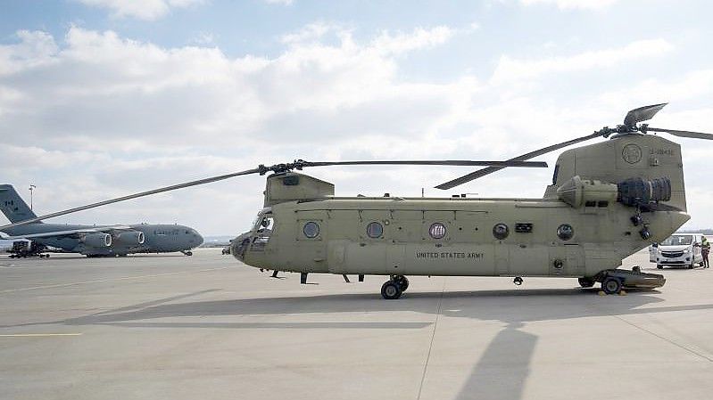 Boeing CH-47 Chinook Helicopter der US-Armee. Foto: Christophe Gateau/dpa