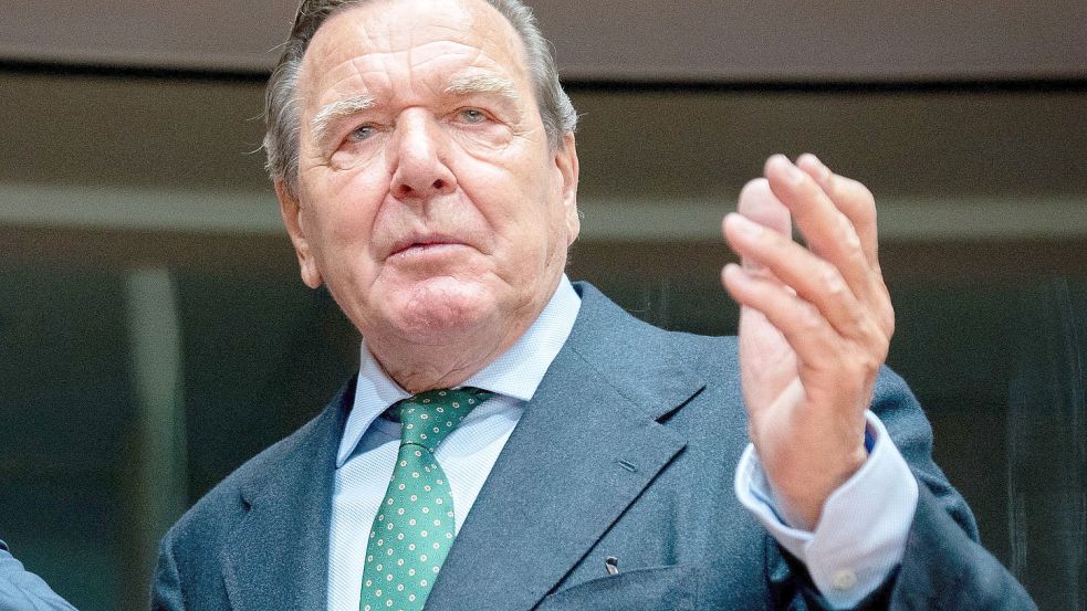 „Ich mach nicht auf mea culpa. Das ist nicht mein Ding“: Altkanzler Gerhard Schröder hält unbeirrt an seinen Wirtschaftsbeziehungen zu Russland fest. Foto: Kay Nietfeld/dpa