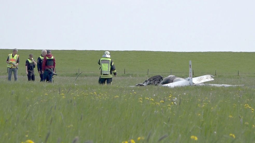 Das Unglück ereignete sich nach bisherigen Erkenntnissen beim Landeanflug. Foto: van Elten/TNN/DPA