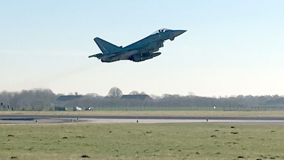 Start eines Eurofighters vom Flugplatz Wittmundhafen. Foto: Oltmanns/Archiv