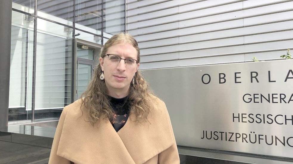 René_ Rain Hornstein Ende Mai vor dem Oberlandesgericht Frankfurt. Foto: Ankea Janßen