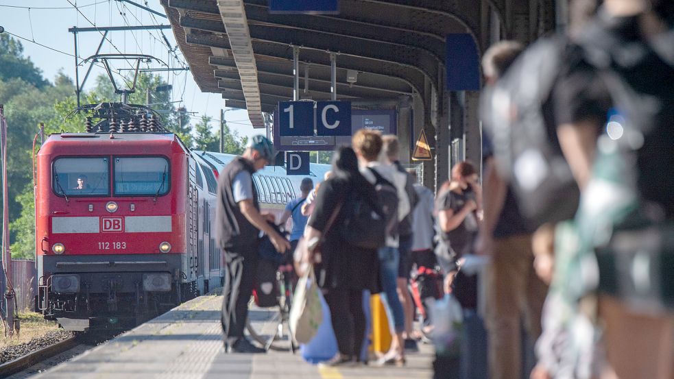 Das 9-Euro-Ticket wird bislang als Erfolg verbucht. Foto: dpa/Stefan Sauer