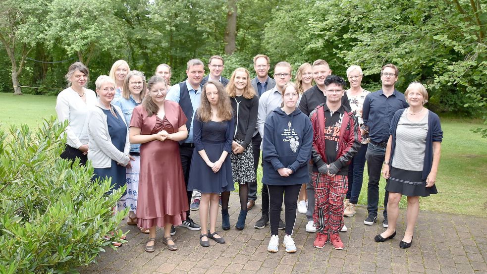 Die Abschlussschüler feierten am Freitag mit ihren Lehrern und mit pädagogischen Mitarbeitern den Abschluss ihrer Schulzeit. Fotos: Ammermann