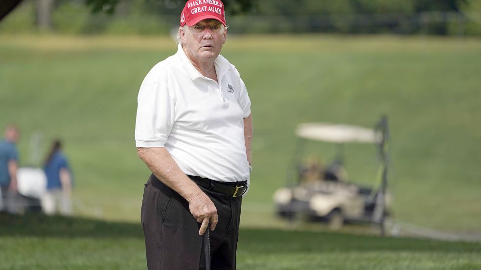 Nur Golf zu spielen, reicht ihm nicht: Ex-US-Präsident Donald Trump mischt weiter in der Politik mit. Foto: picture alliance/dpa/AP